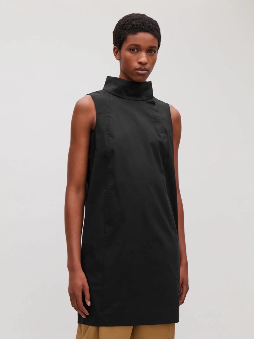 Sleeveless Dress With High Neck